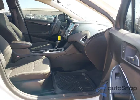 2017 Chevrolet Cruze Ls Auto z USA, uszkodzony, nr VIN 1G1BC5SM5H7211638